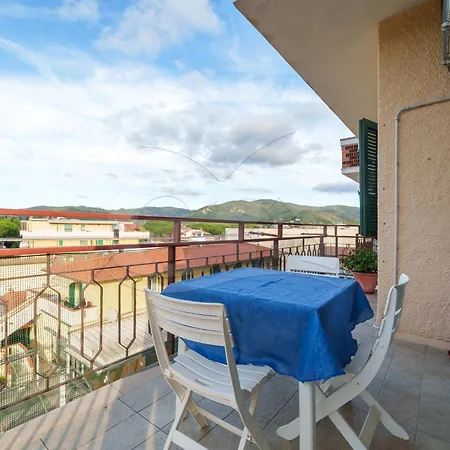 Silvia Sul Lungomare Di Campo * Marina di Campo