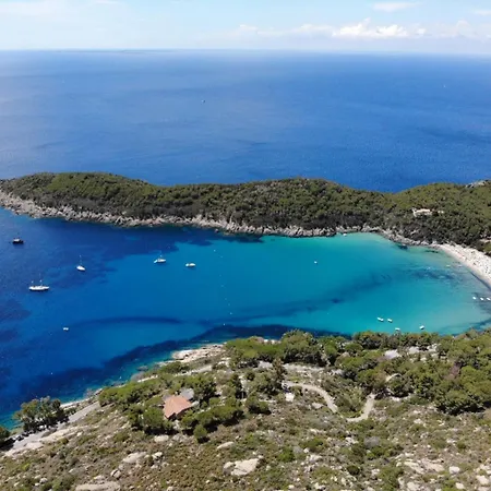 Silvia Sul Lungomare Di Campo * Marina di Campo