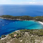 Silvia Sul Lungomare Di Campo * 坎普码港
