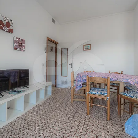 Silvia Sul Lungomare Di Campo * Marina di Campo