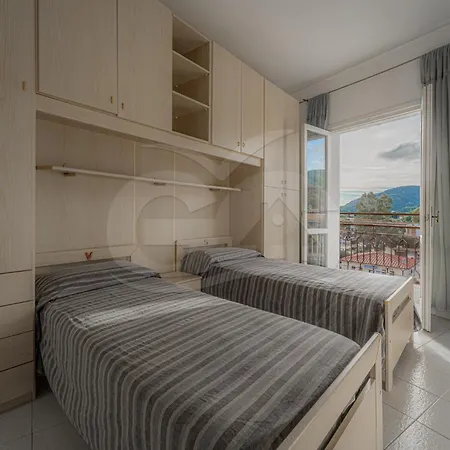 Silvia Sul Lungomare Di Campo Apartamento *